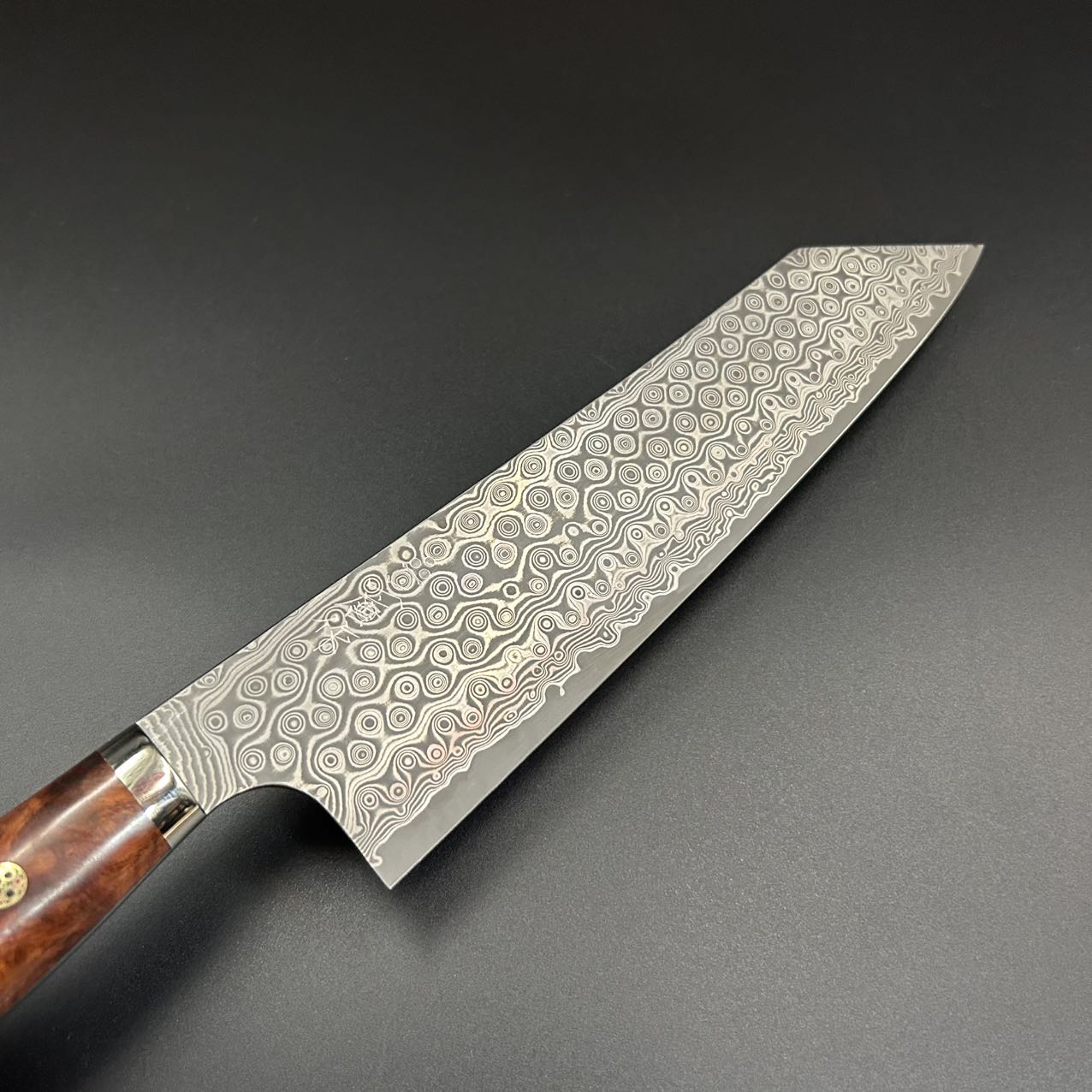 12. 新品 未使用 刀匠 剱菊水 ふぐ引き 本鋼波入 本霞研ぎ 水牛口金 30 地元のブランドであるKenkikusuiは、長年にわたってSakai Osakaで作