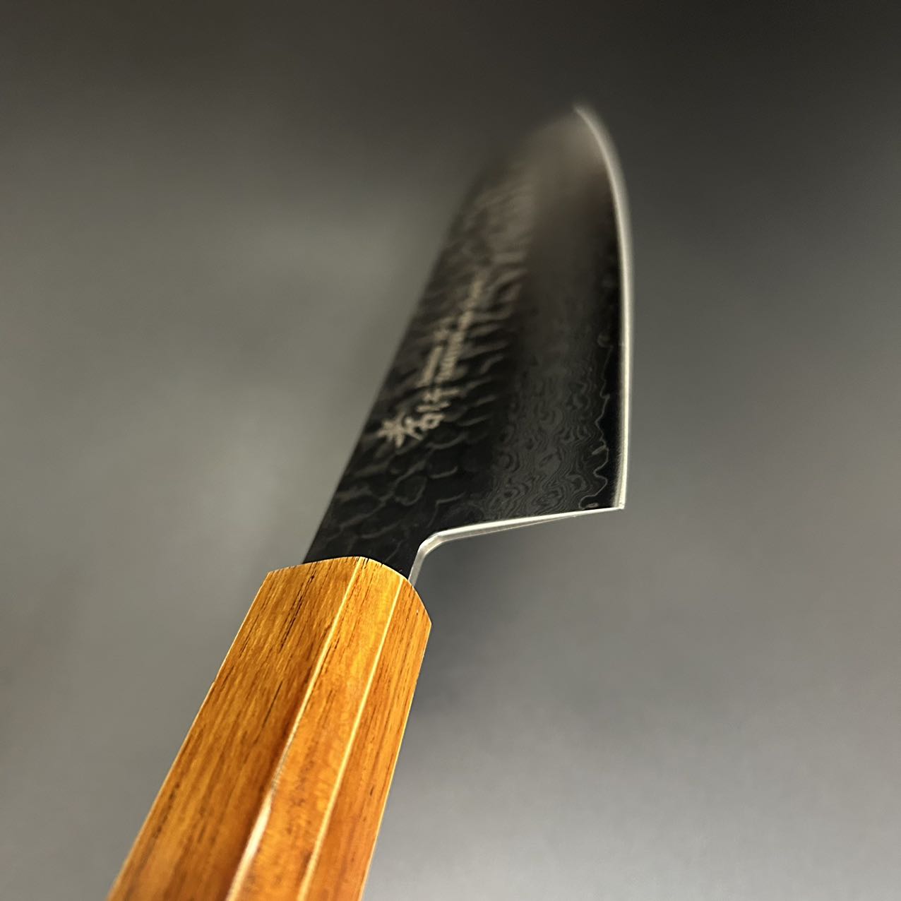 Santoku VG10 Damascus 33-Layers Oak 170mm